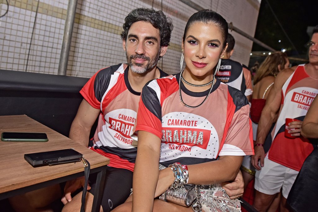 Joel Fernandes e Gabrielle Brito no Camarote Brahma na segunda